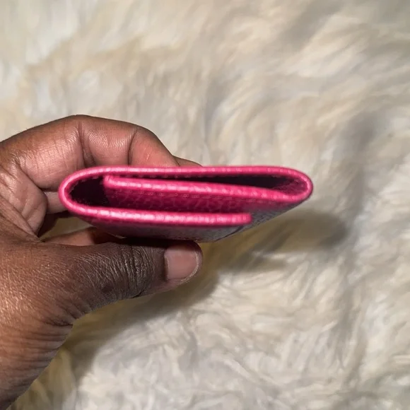 GUCCI SWING LEATHER KEY CASE EUC - Picture 5 of 9